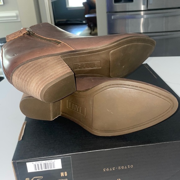 BRAND NEW ⭐️ Frye Judith Zip Bootie - Picture 4 of 4